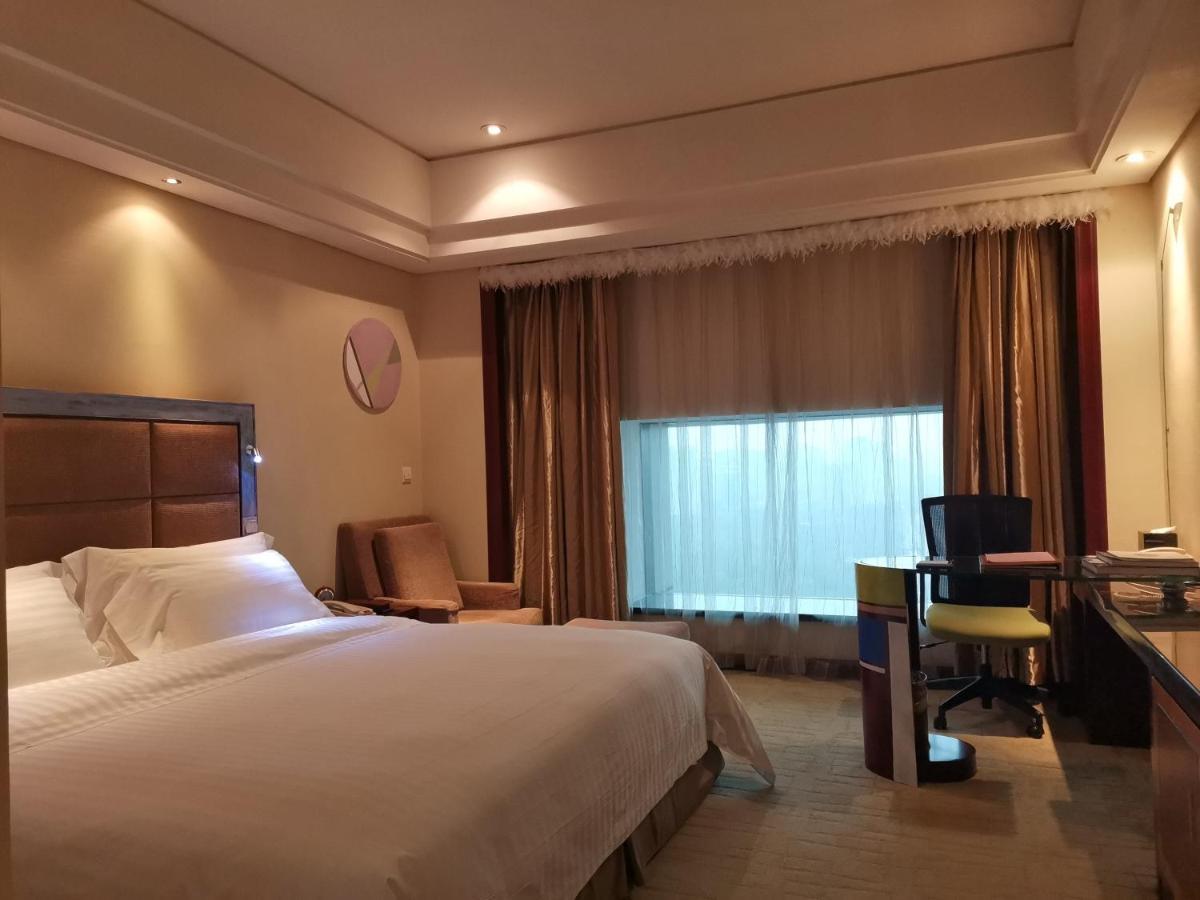 Daysun International Hotel Guangzhou Bagian luar foto
